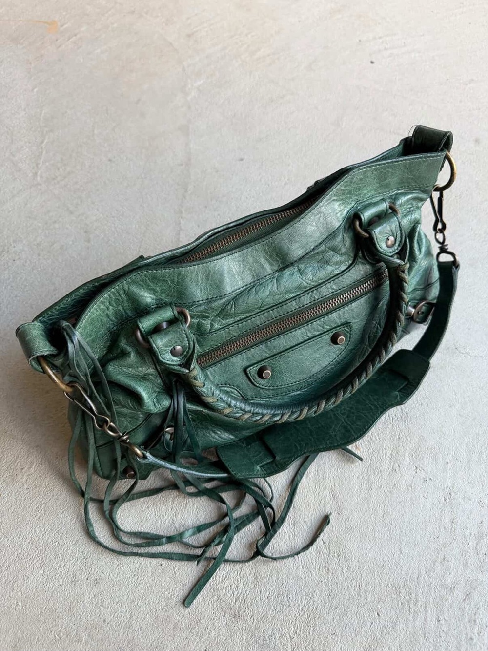 Balenciaga Green Leather Shoulder Bag with Tassel - Picture 4 of 7